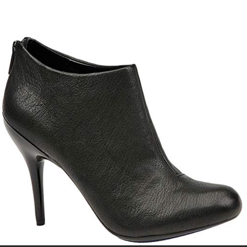 Kenneth cole reaction Joni arc black ankle bootie